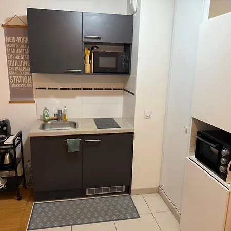 à 15 Mins De Paris Appartamento